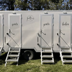 4-stall-sittingprettypotties